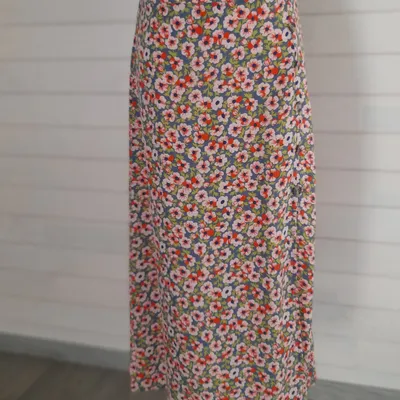 Jupe longue fluide motif fleurs